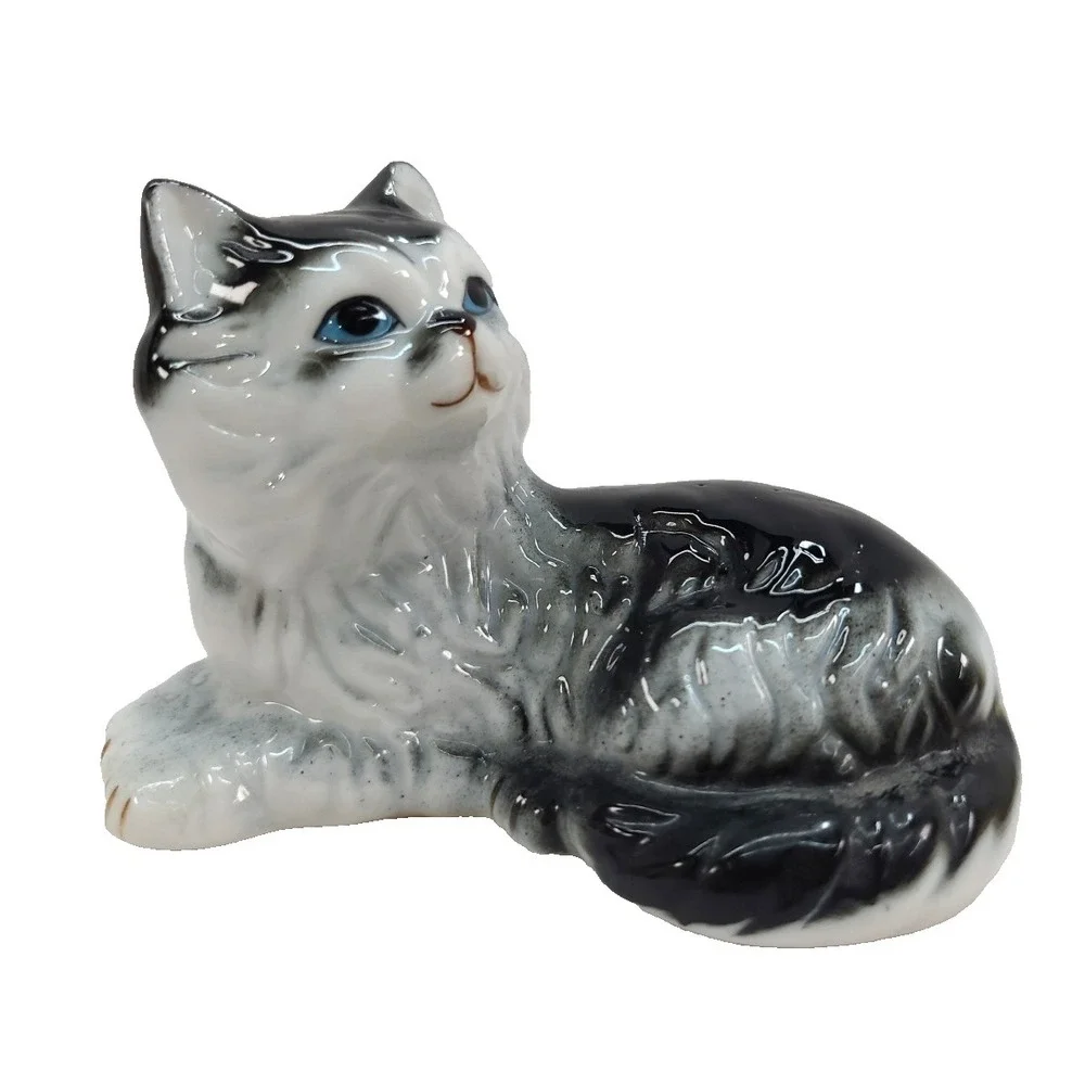 Vintage Porcelain‎ Black And White Cat Laying Down Kmart Feb. 22, 1992 Taiwan